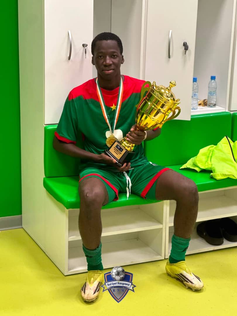 Zallé with the WAFU B U20 trophy