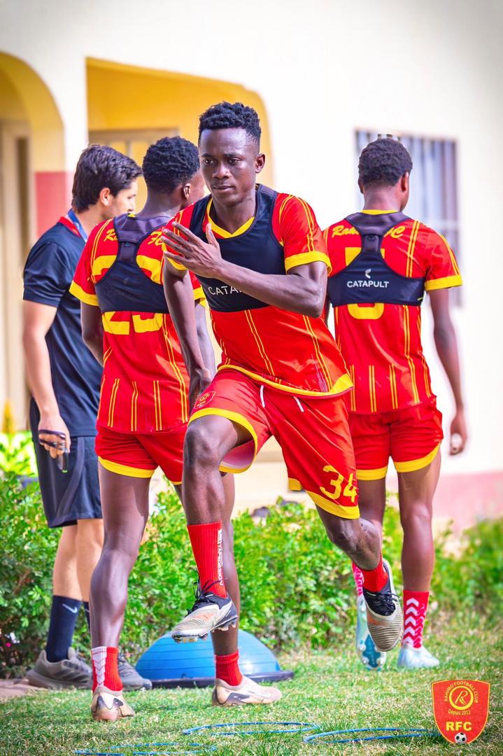 Koté training with Rahimo FC