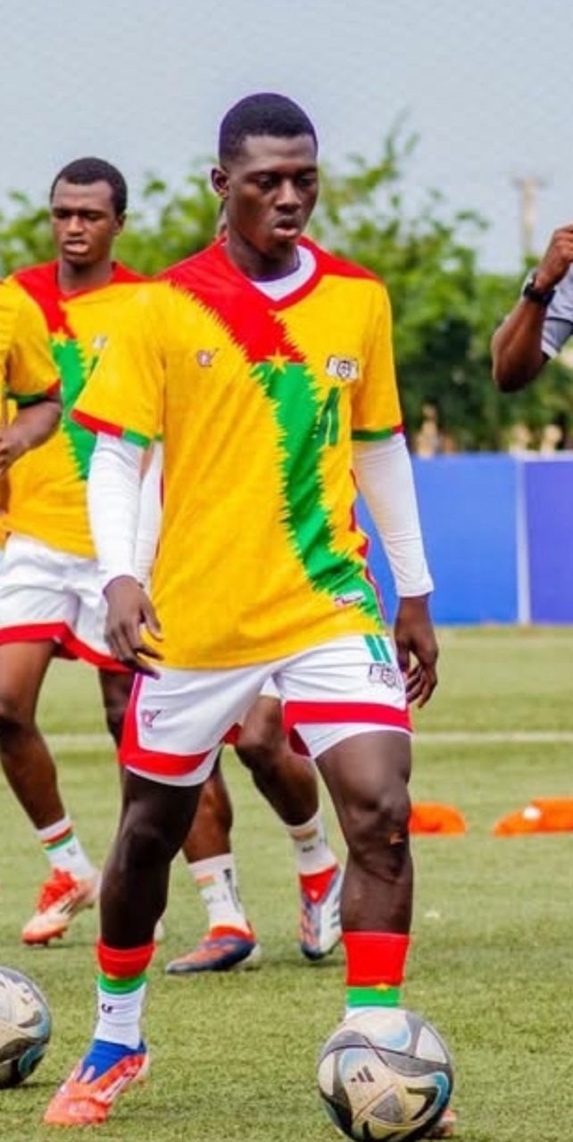 Zinaba training with the Burkina Faso U20 squad